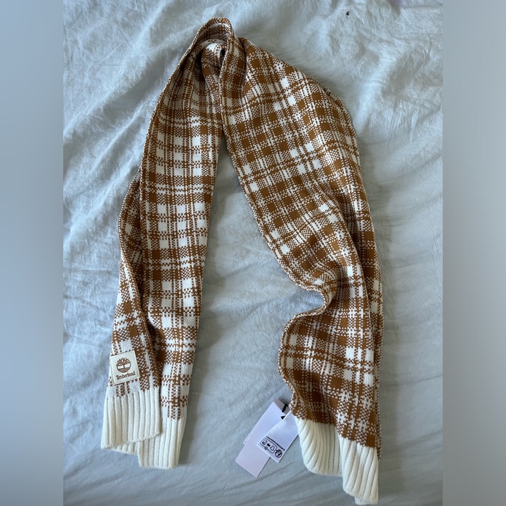 Timberland brown and white scarf